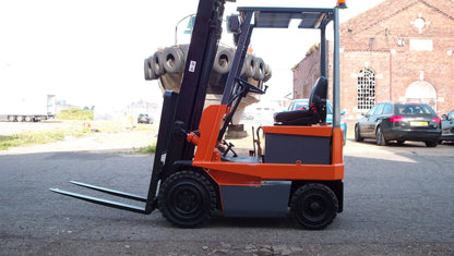 2 TON LINDE ELECTRIC FORKLIFT