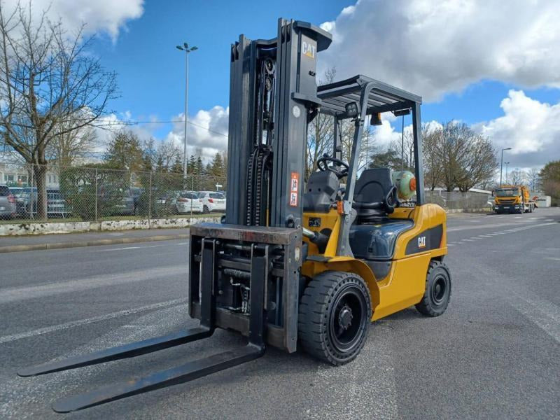 3 TON CAT LPG FORKLIFT