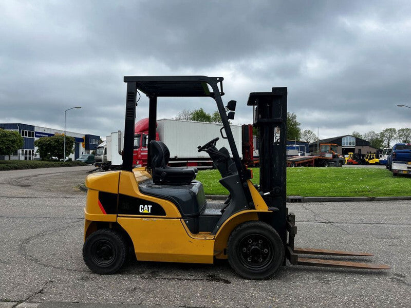 3 TON CAT LPG FORKLIFT
