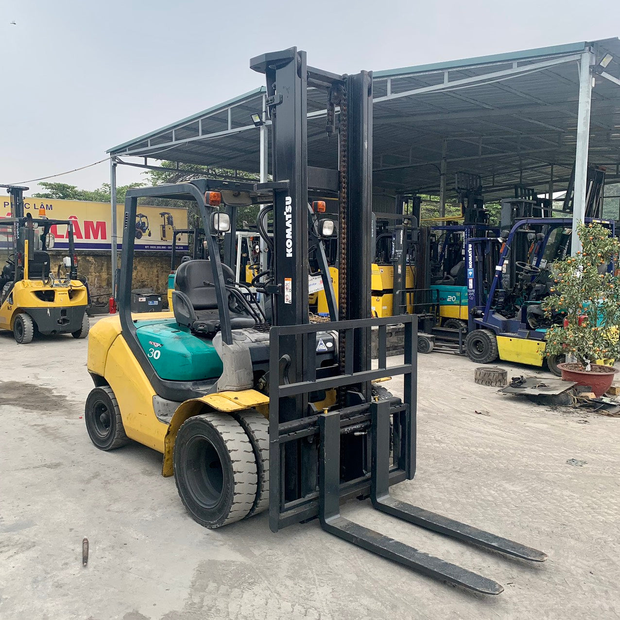 3 TON KOMATSU DIESEL FORKLIFT